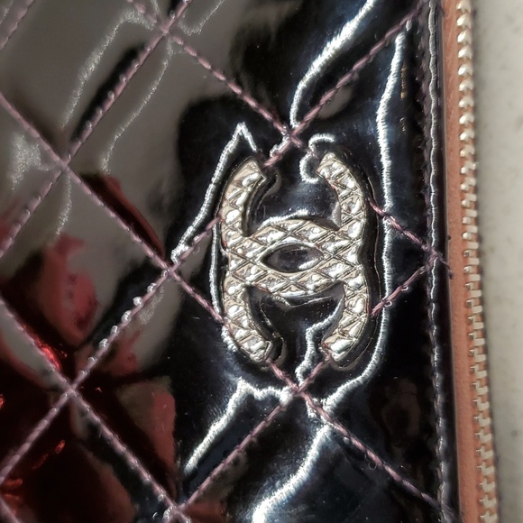 CHANEL shiny patent/quilted leather wallet - Picture 5 of 10